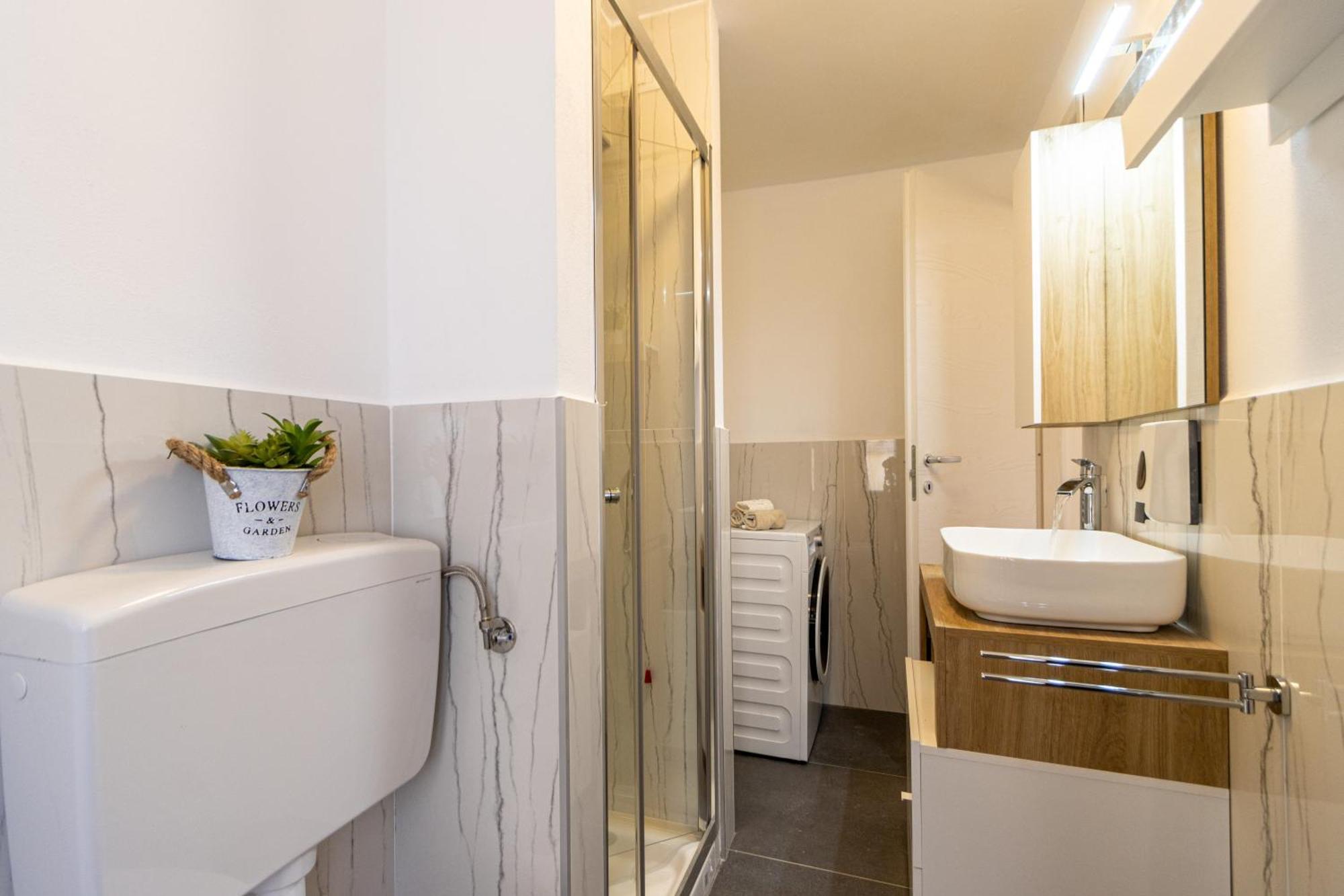 Golden Lake - Luxury Apartment ☆☆☆☆☆ - 100M From The Lake Бавено Екстер'єр фото