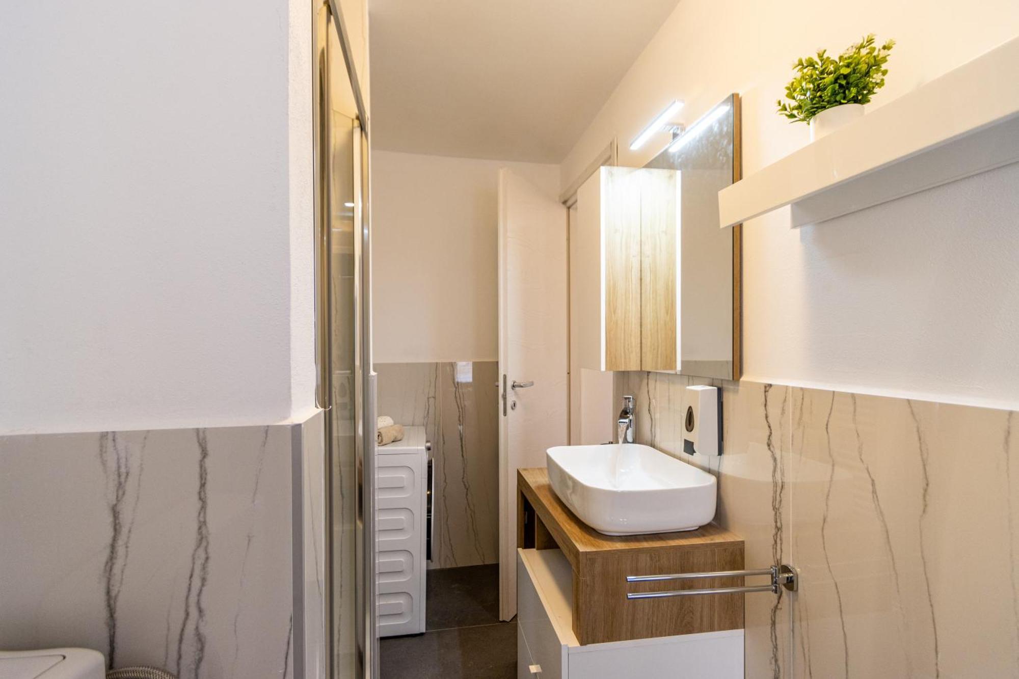 Golden Lake - Luxury Apartment ☆☆☆☆☆ - 100M From The Lake Бавено Екстер'єр фото